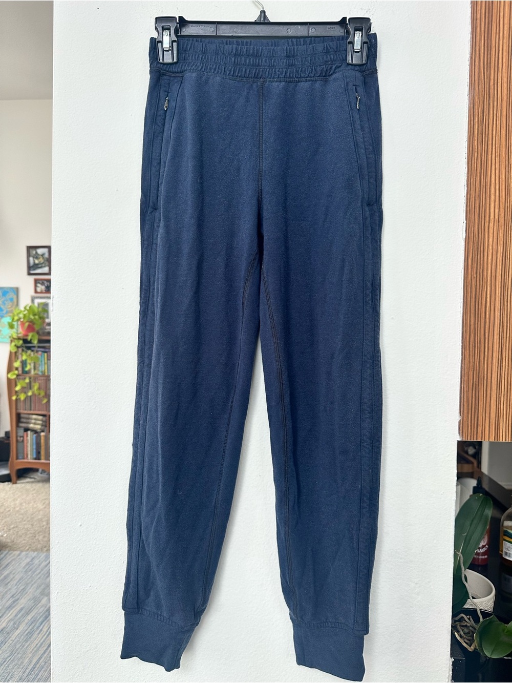 Lululemon Women’s Navy Athletic Jogger Pants